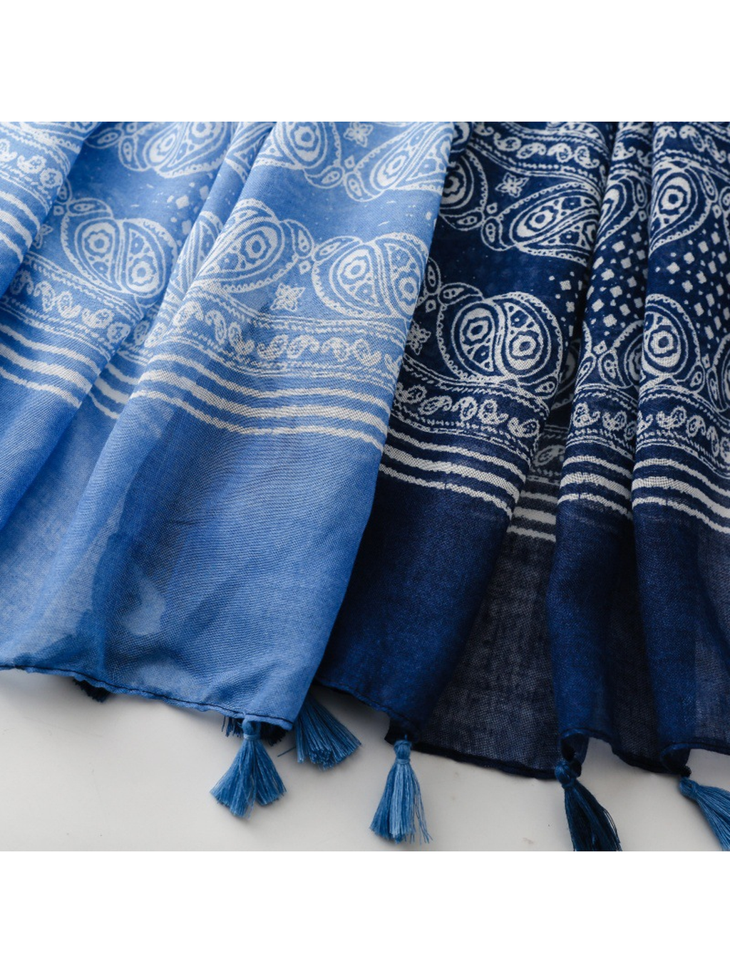 Scarvii - Paisley Border Tassel Scarf
